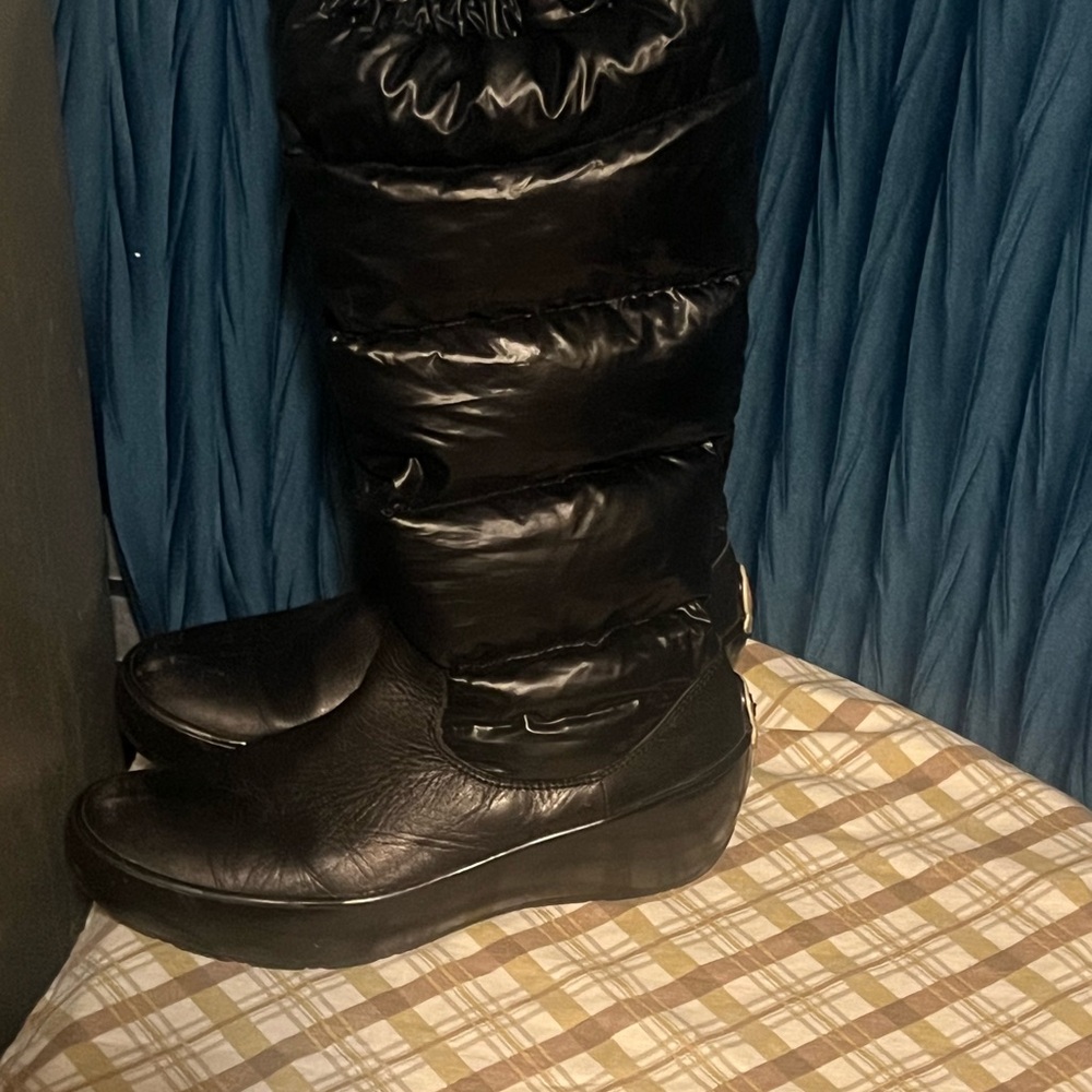 Moncler Grenoble Puffer Boots Size